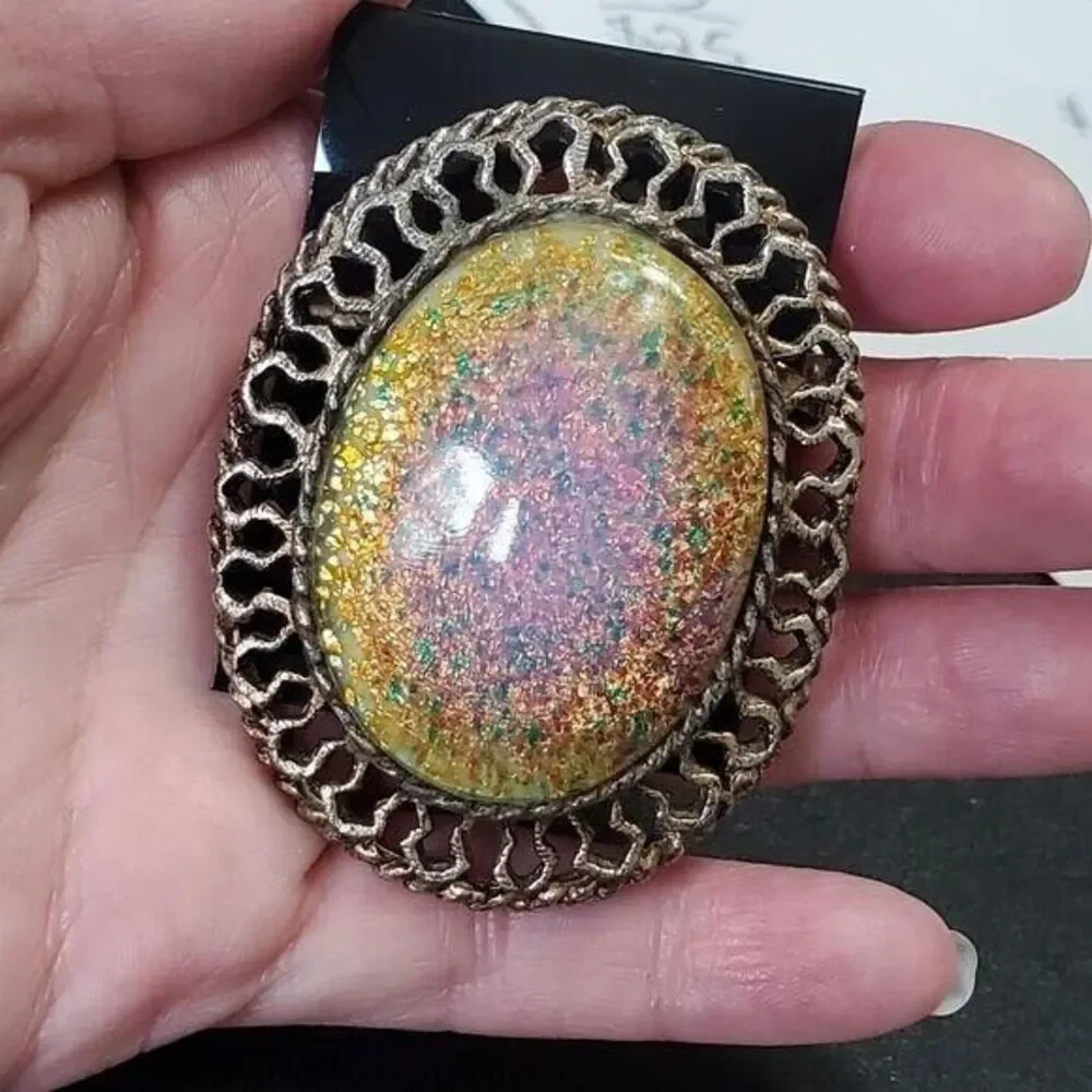 Antique cabochon brooch oval colorful vintage gold tone